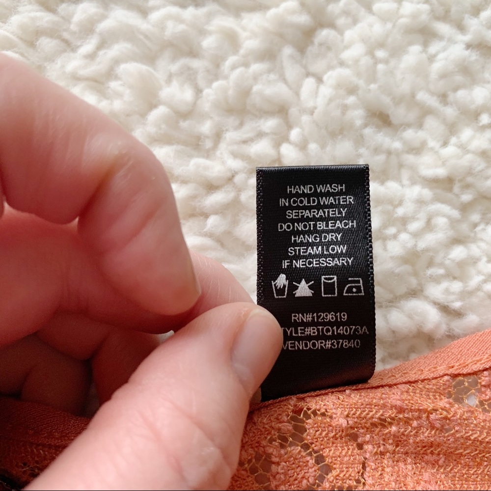 BKE Top with lace details - Picture 7 of 7